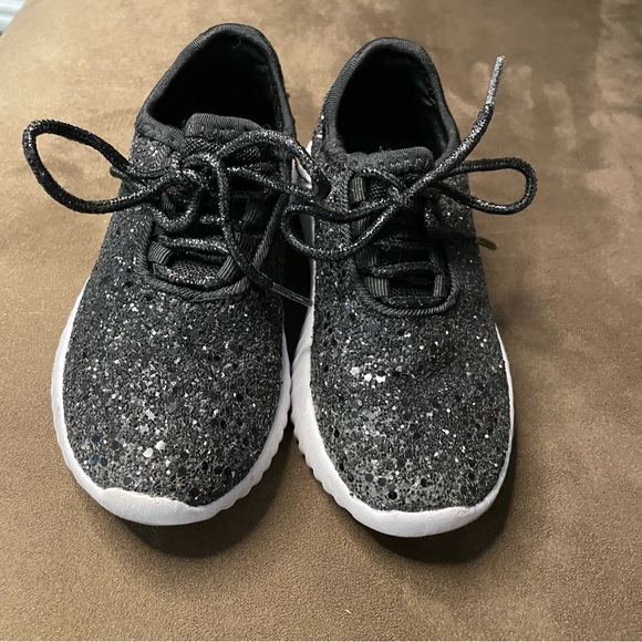 Link Shoes Girls Black Glitter Tennis Shoes Sneakers 9 Poshmark